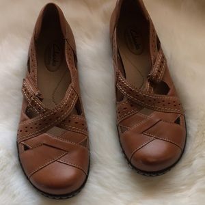 Clark’s Women Shoes Size 8